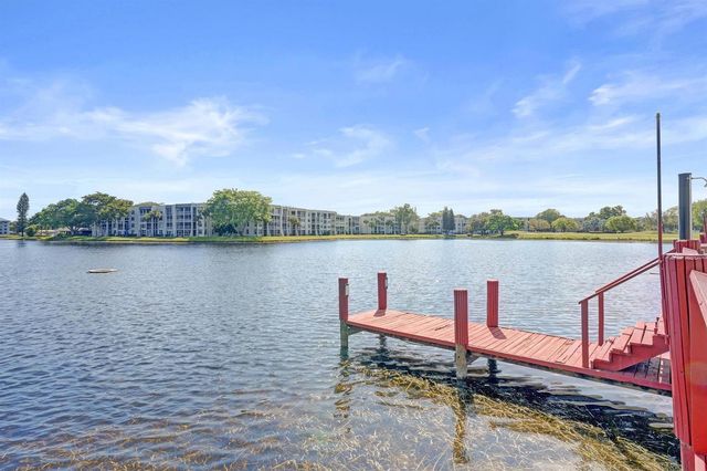 9430 Tangerine Place, Davie, FL 33324