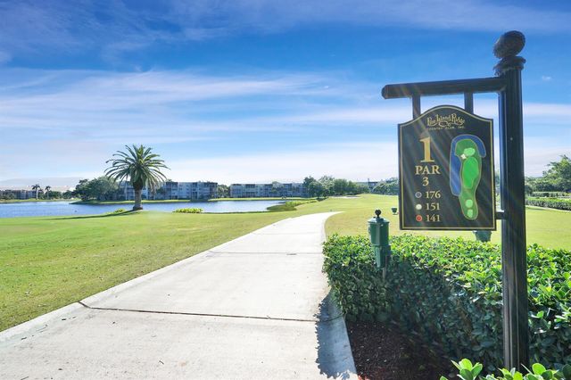 9430 Tangerine Place, Davie, FL 33324