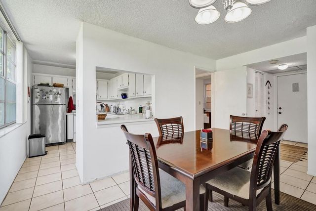 9430 Tangerine Place, Davie, FL 33324