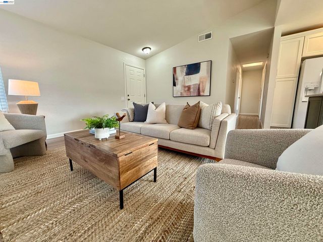 539 Mayten Dr, Livermore, CA 94551