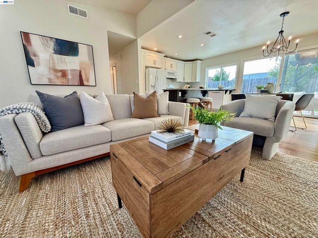 539 Mayten Dr, Livermore, CA 94551