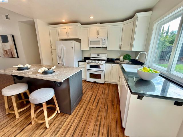 539 Mayten Dr, Livermore, CA 94551