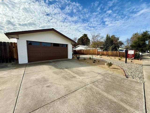 539 Mayten Dr, Livermore, CA 94551