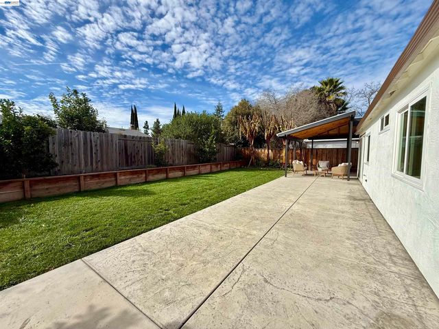 539 Mayten Dr, Livermore, CA 94551