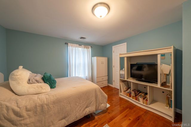 20 Sterling Place, Roosevelt, NY 11575