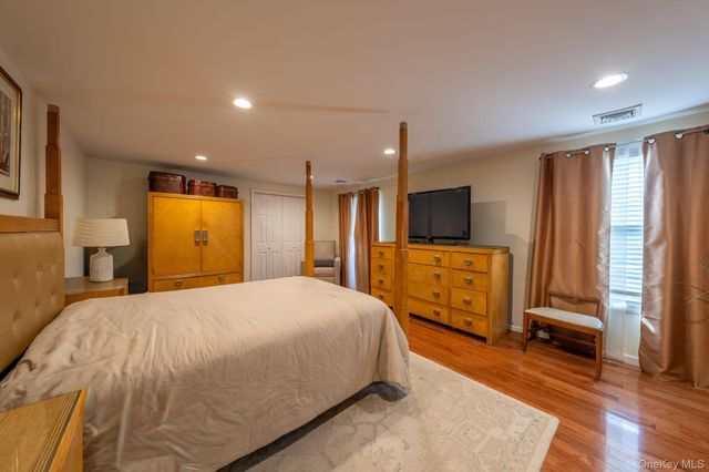 20 Sterling Place, Roosevelt, NY 11575