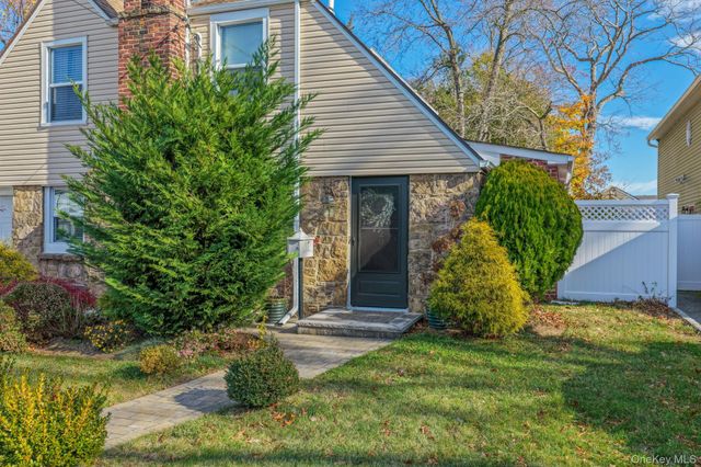 20 Sterling Place, Roosevelt, NY 11575