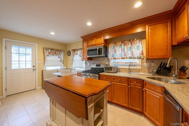 20 Sterling Place, Roosevelt, NY 11575