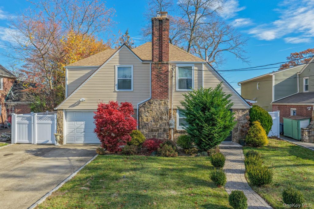 20 Sterling Place, Roosevelt, NY 11575