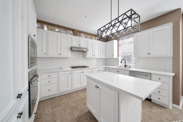 33 Mistyhaven Place, The Woodlands, TX 77381