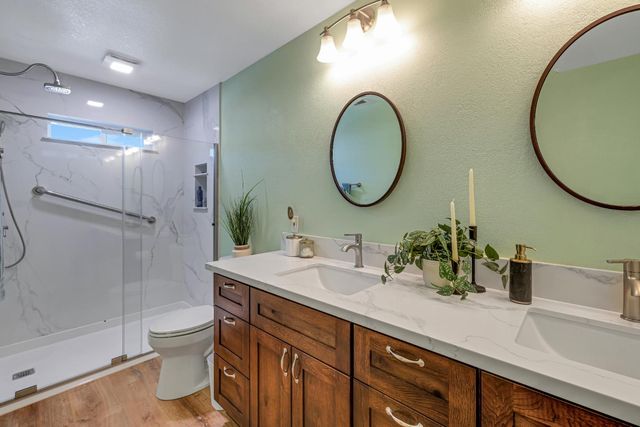 13780 Torrey Pines Dr, Auburn, CA 95602
