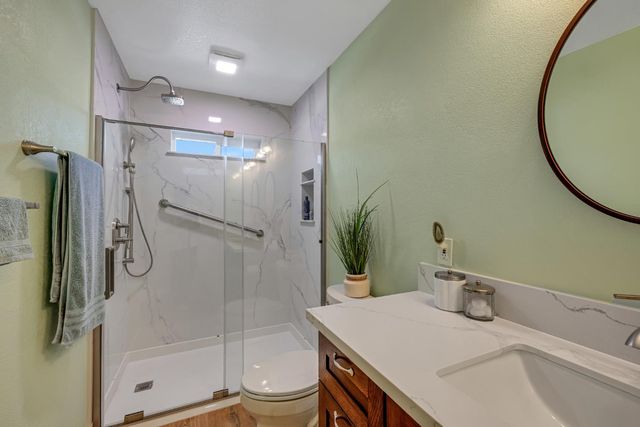 13780 Torrey Pines Dr, Auburn, CA 95602