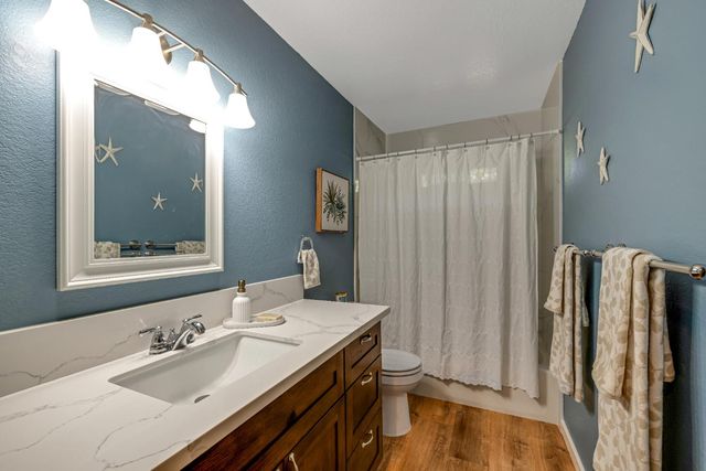 13780 Torrey Pines Dr, Auburn, CA 95602