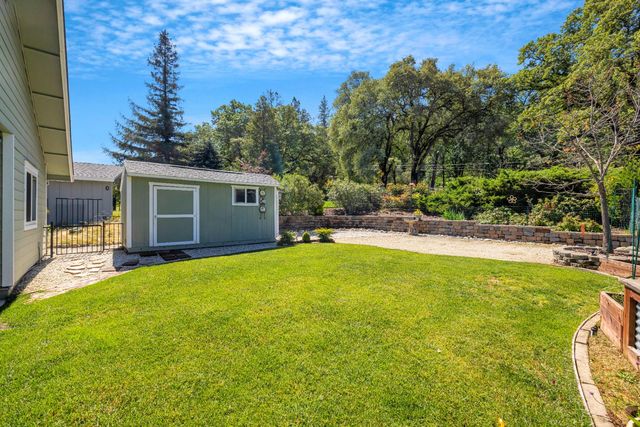 13780 Torrey Pines Dr, Auburn, CA 95602