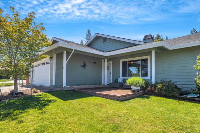 13780 Torrey Pines Dr, Auburn, CA 95602
