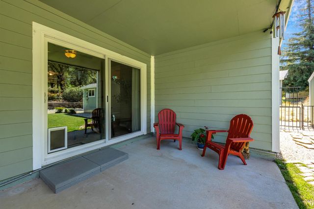 13780 Torrey Pines Dr, Auburn, CA 95602