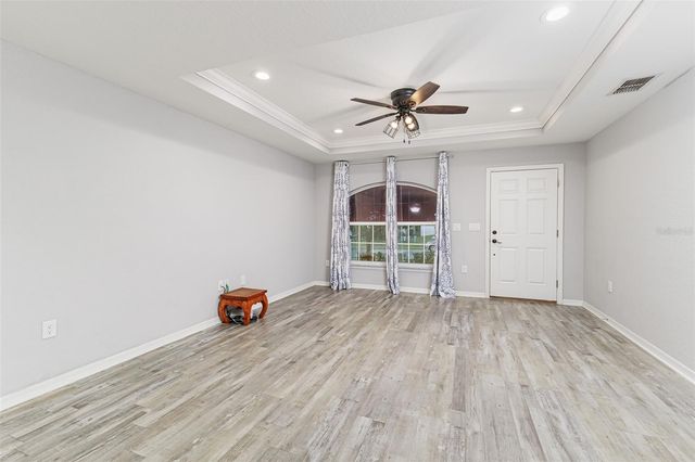 5662 TOWER PALMS LANE, Lakeland, FL 33811