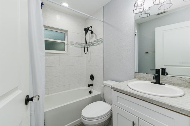 5662 TOWER PALMS LANE, Lakeland, FL 33811