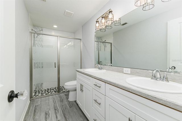 5662 TOWER PALMS LANE, Lakeland, FL 33811