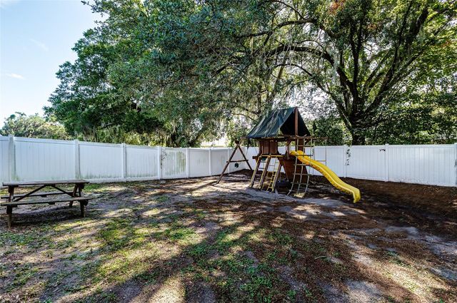 5662 TOWER PALMS LANE, Lakeland, FL 33811