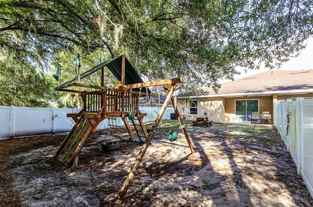 5662 TOWER PALMS LANE, Lakeland, FL 33811