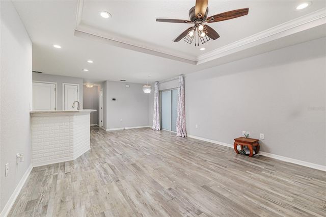 5662 TOWER PALMS LANE, Lakeland, FL 33811
