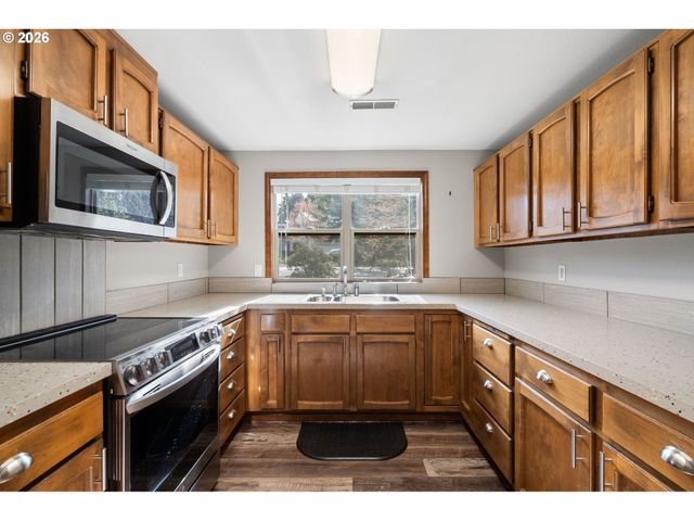 12245 Sw ANN Ct, Tigard, OR 97223