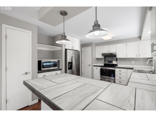 12245 Sw ANN Ct, Tigard, OR 97223