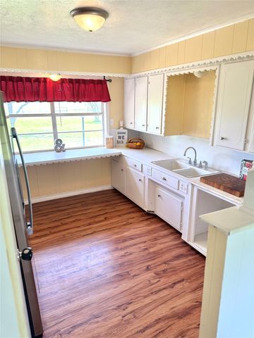 10344 County Road 2404, Tool, TX 75143
