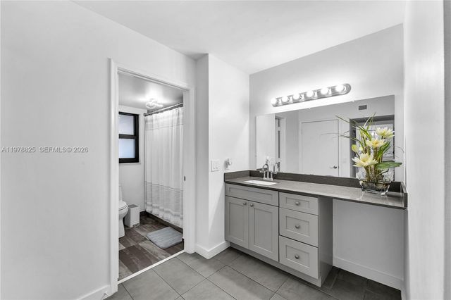 20841 San Simeon Way 205, Miami, FL 33179