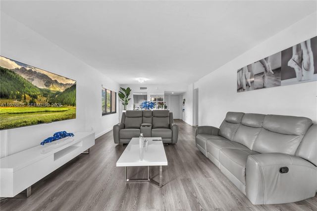 20841 San Simeon Way 205, Miami, FL 33179