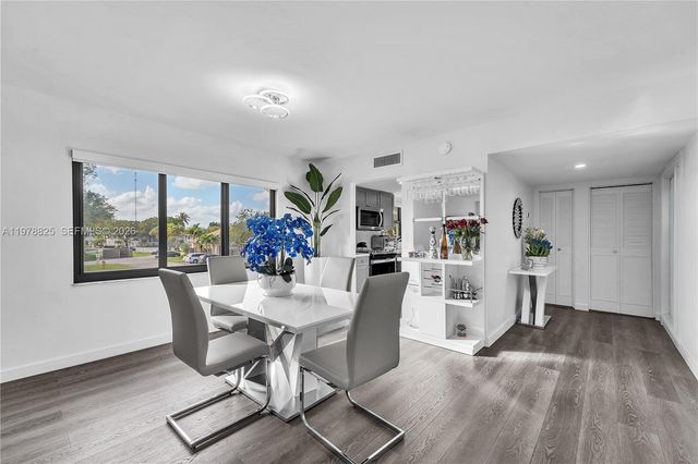 20841 San Simeon Way 205, Miami, FL 33179