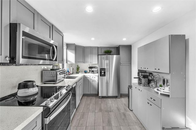 20841 San Simeon Way 205, Miami, FL 33179