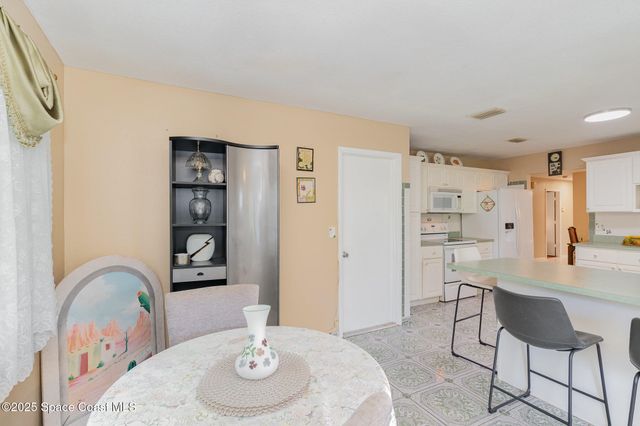 147 Emerson Drive NW, Palm Bay, FL 32907