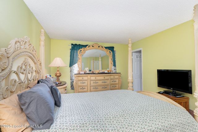 147 Emerson Drive NW, Palm Bay, FL 32907