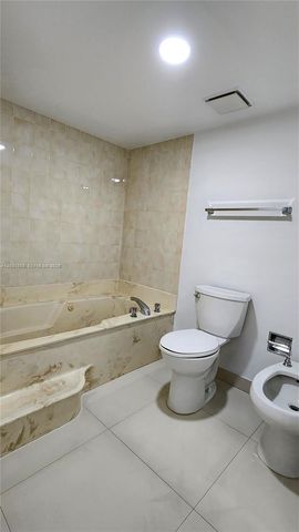 520 Brickell Key Dr A802, Miami, FL 33131