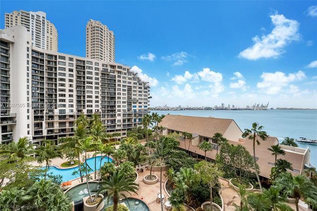 520 Brickell Key Dr A802, Miami, FL 33131