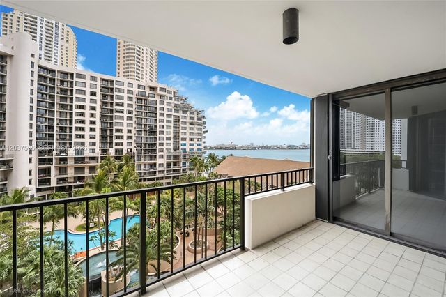 520 Brickell Key Dr A802, Miami, FL 33131