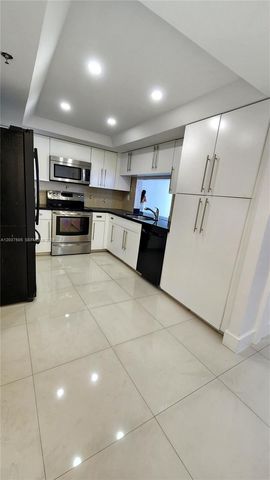 520 Brickell Key Dr A802, Miami, FL 33131
