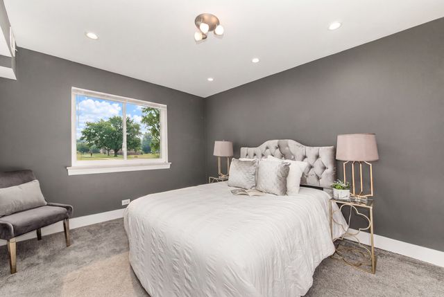 9461 BAY COLONY Drive 1S, Des Plaines, IL 60016