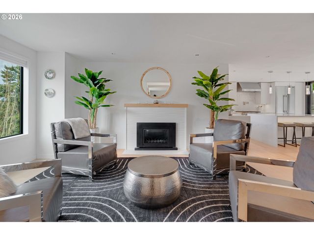 2539 LIMERICK Ln, West Linn, OR 97068