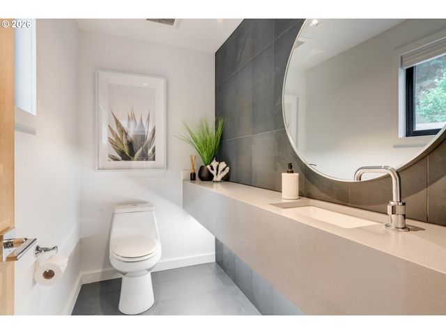 2539 LIMERICK Ln, West Linn, OR 97068