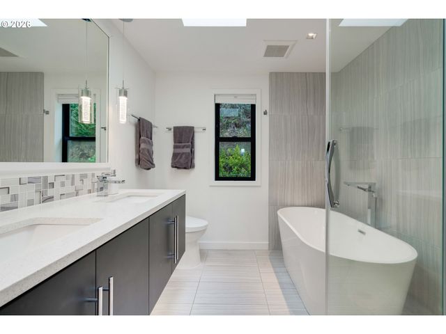 2539 LIMERICK Ln, West Linn, OR 97068