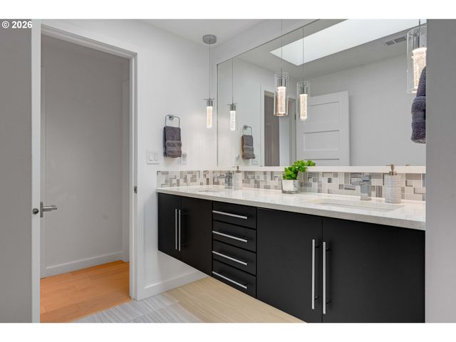 2539 LIMERICK Ln, West Linn, OR 97068