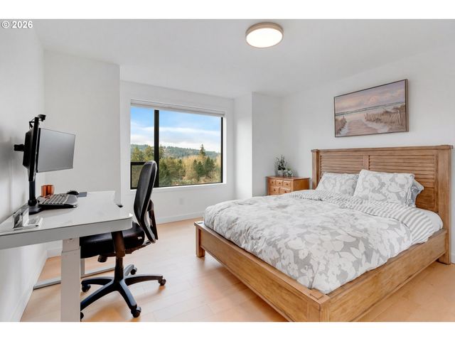 2539 LIMERICK Ln, West Linn, OR 97068