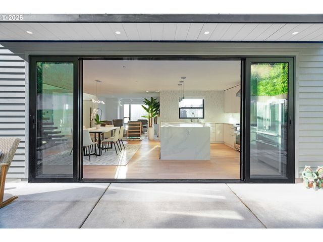 2539 LIMERICK Ln, West Linn, OR 97068