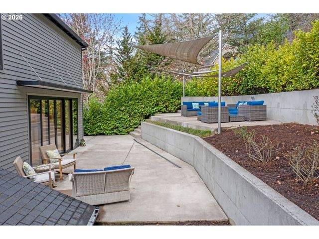 2539 LIMERICK Ln, West Linn, OR 97068