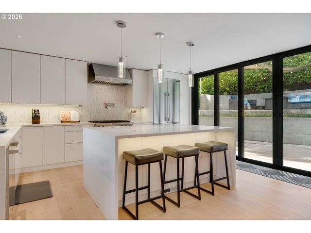 2539 LIMERICK Ln, West Linn, OR 97068