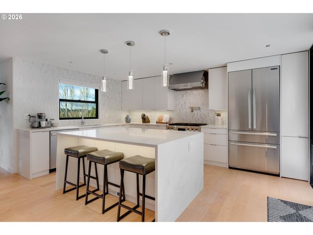 2539 LIMERICK Ln, West Linn, OR 97068