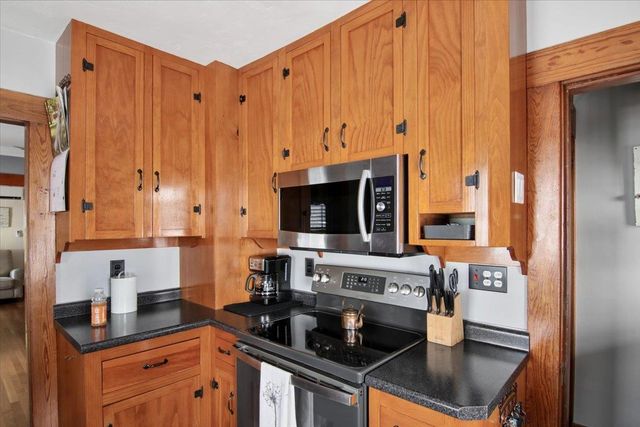 6 Fairview Street, Goffstown, NH 03102